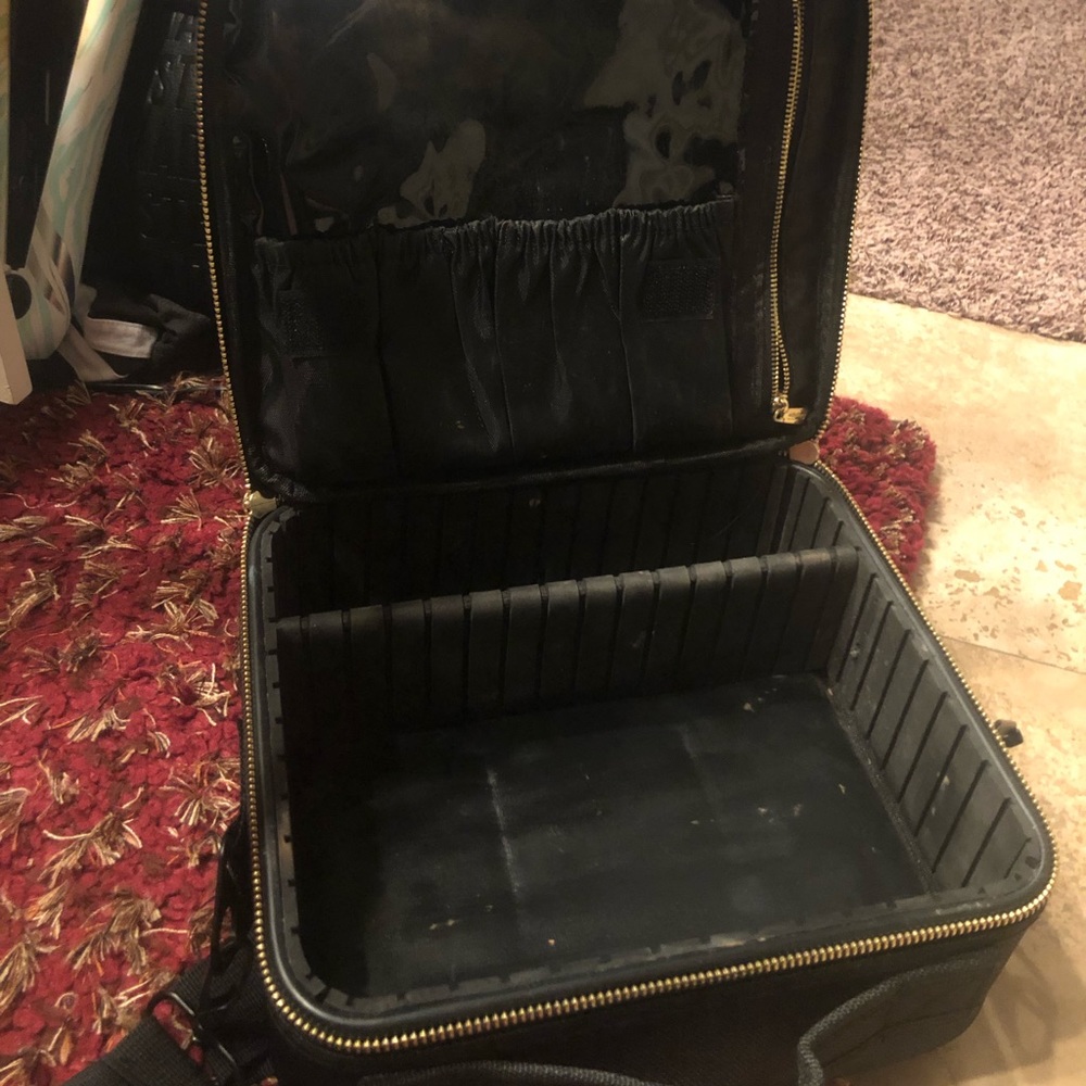 Makeup Case - Picture 2 of 3